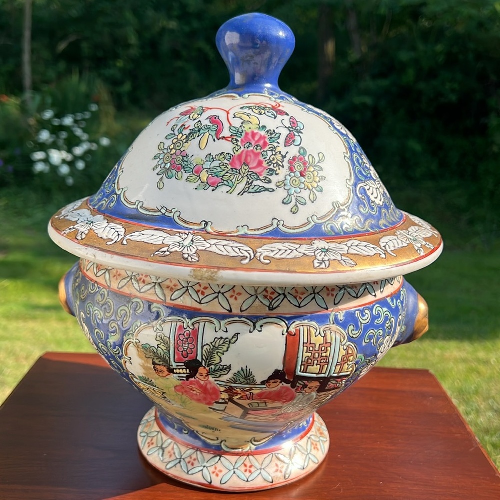VTG Chinese Export Chinoiserie Handpainted Porcelain Large Soup Tureen Signed - Picture 4 of 17